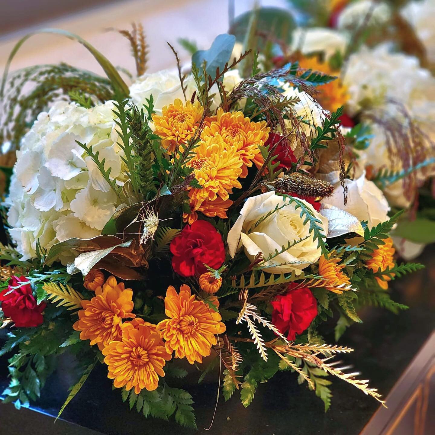 Thanksgiving Centerpieces are still available - we are delivering this week Monday - Wednesday!! 🚚🍁🦃 Only a few more days for until we switch over to pine, holly and sparkle! 🎄☃️✨