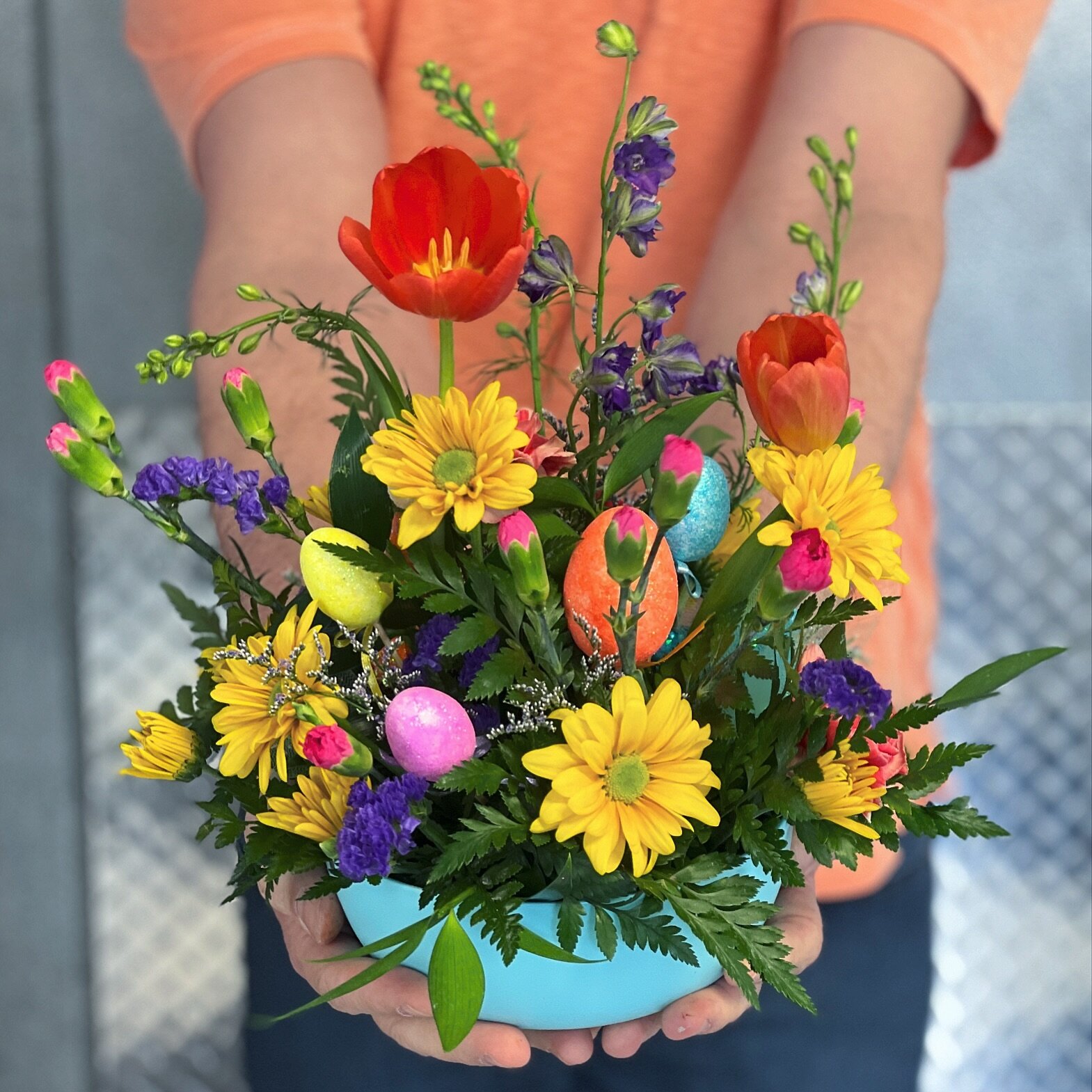 🐰🐥Don&rsquo;t forgot your Garden Party Easter Centerpiece Special! 🐥🐰

Here&rsquo;s this year&rsquo;s special:

&bull; All centerpieces will be $45 (+tax) and will include a designer&rsquo;s choice assortment of bright Spring flowers in a low bow