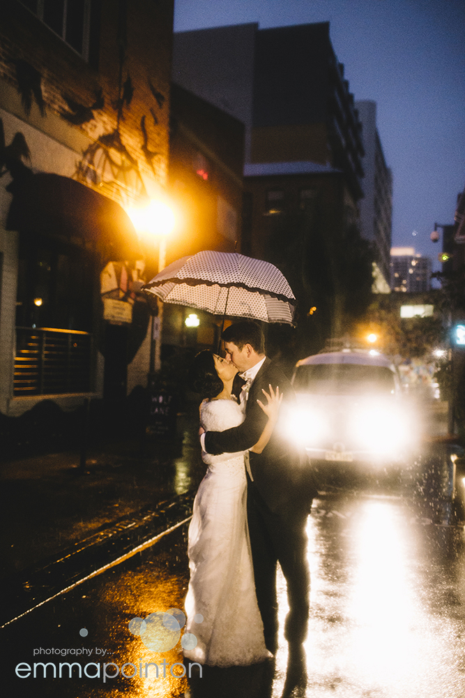 Rainy day king street Perth Wedding Photo