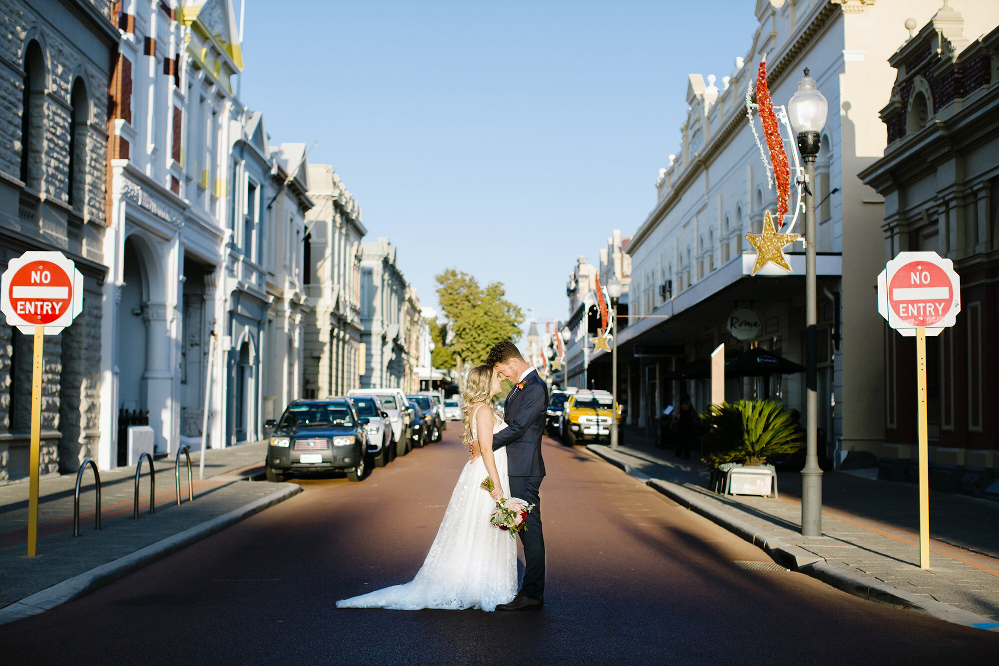Fremantle Wedding | Photos in the streets of Fremantle