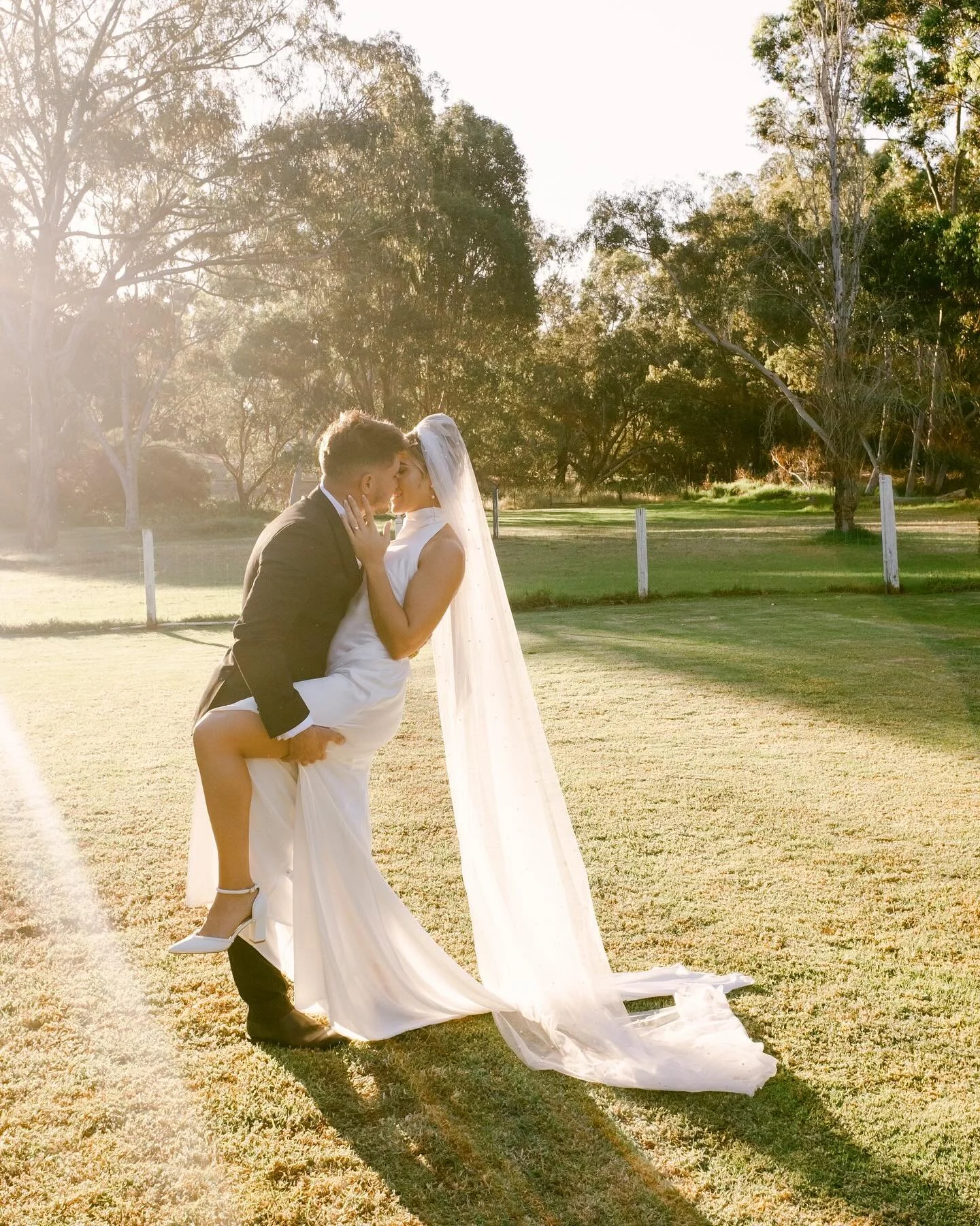 Chasing that film feel without the film rolls 🎞️✨

Some of the many reasons I added a 35mm-style camera to my wedding kit this season:

There&rsquo;s something about the feel of this camera, the soft grain, true-to-life colours, and the way it handl