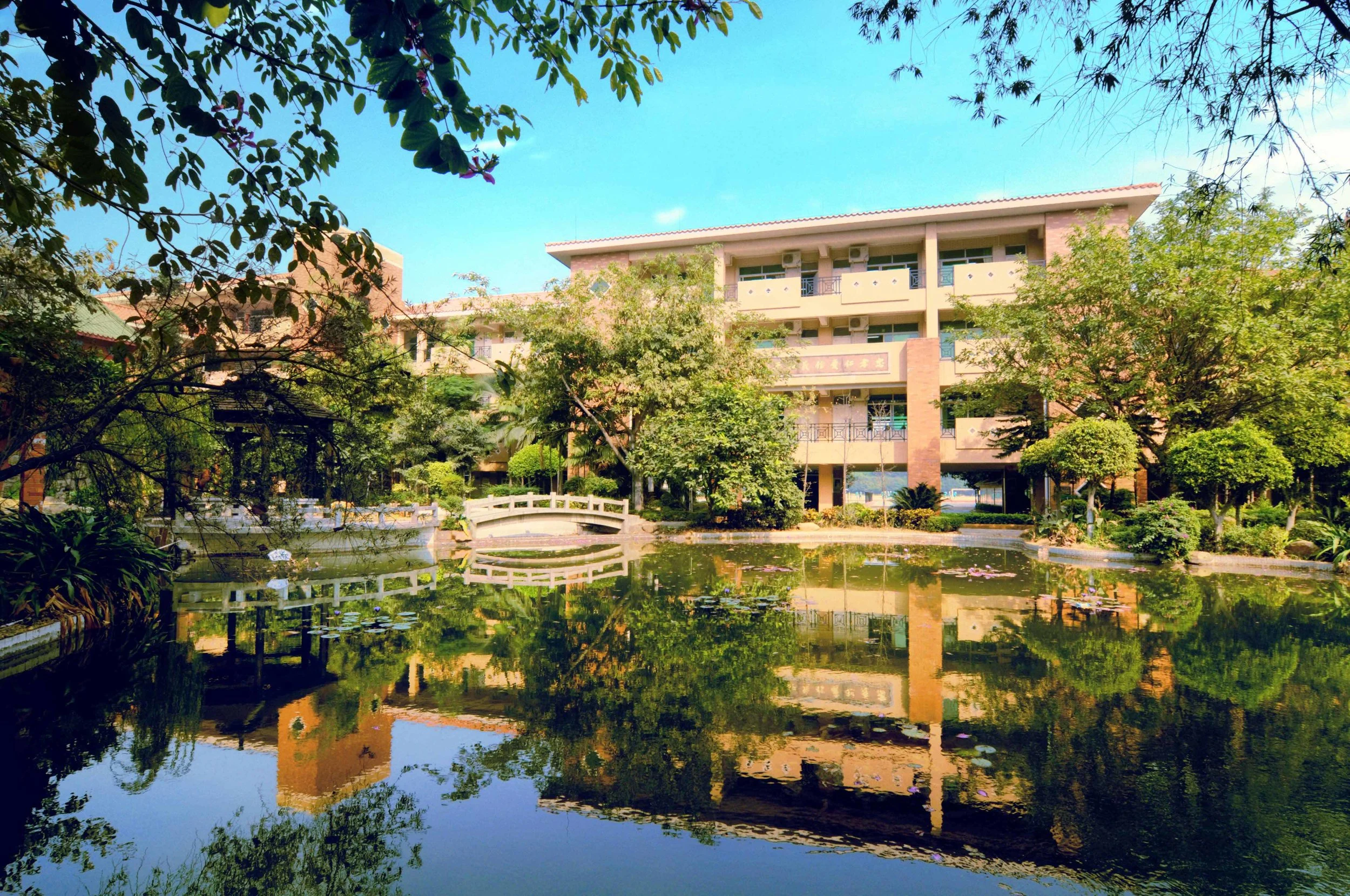 Our other main school, Nanhai Zhixin High School (Grades 10-12)
