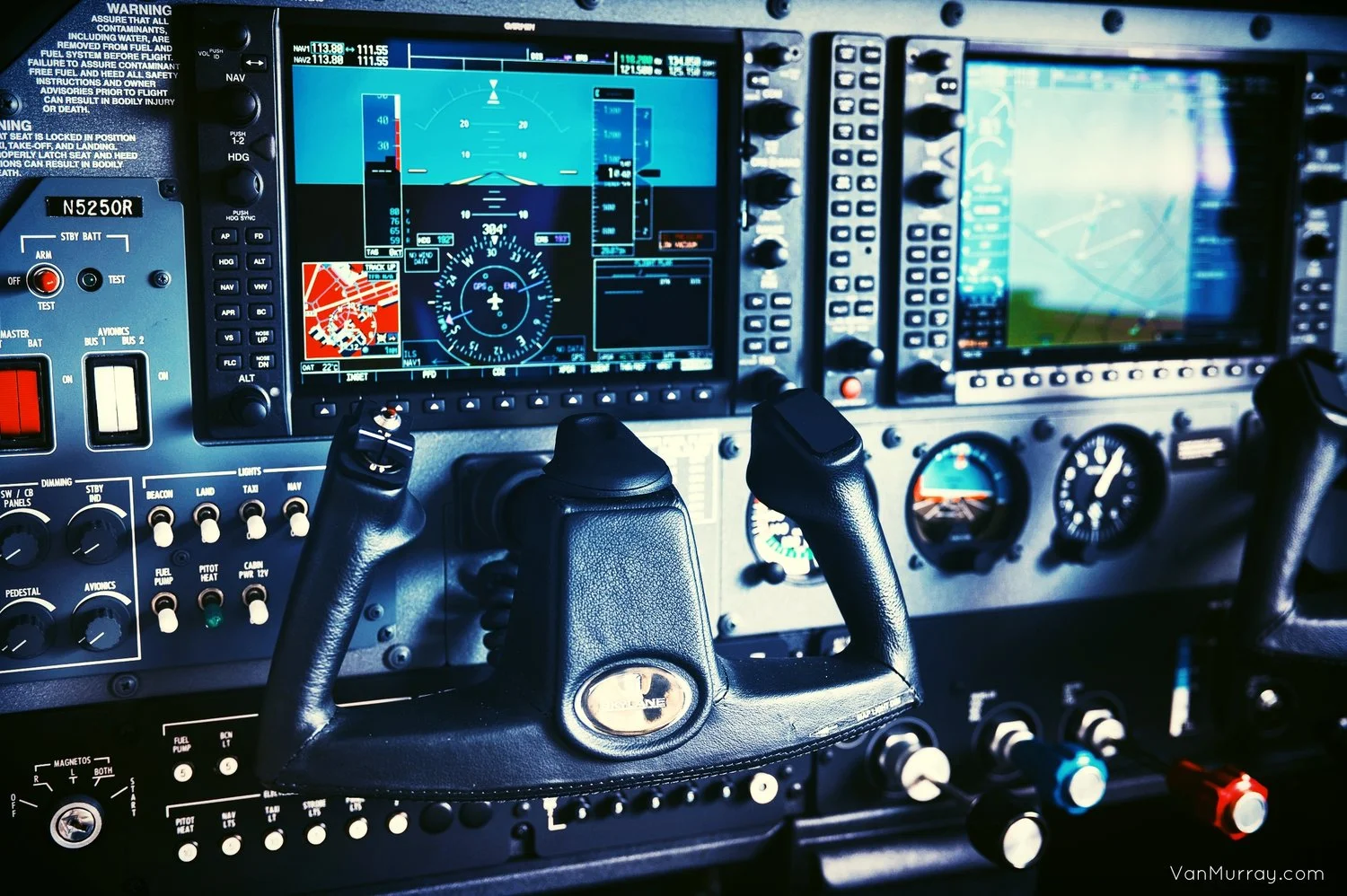 G1000