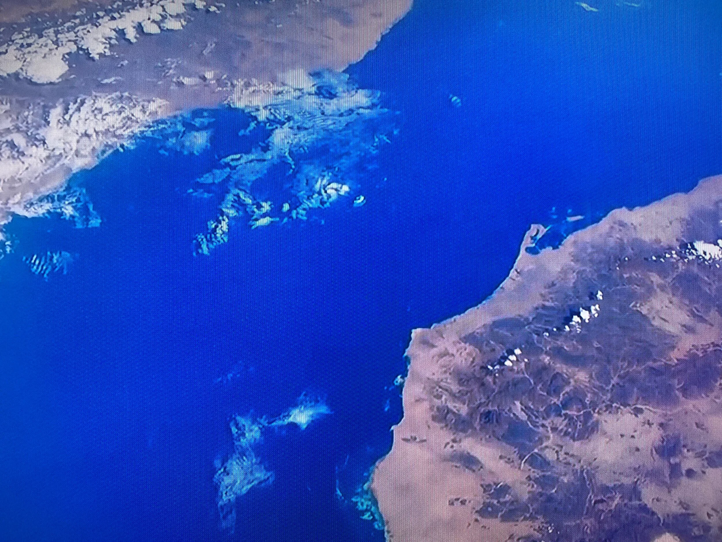 A Journey Around the Earth in Real Time 4K