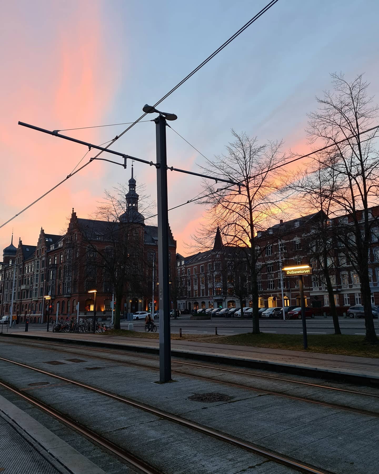 &Oslash;stbanetorvet in Aarhus. My studio is just on the other side of the street. The view over the harbor to the other side. Very special light 💙

#aarhus #colour #light #pinkclouds