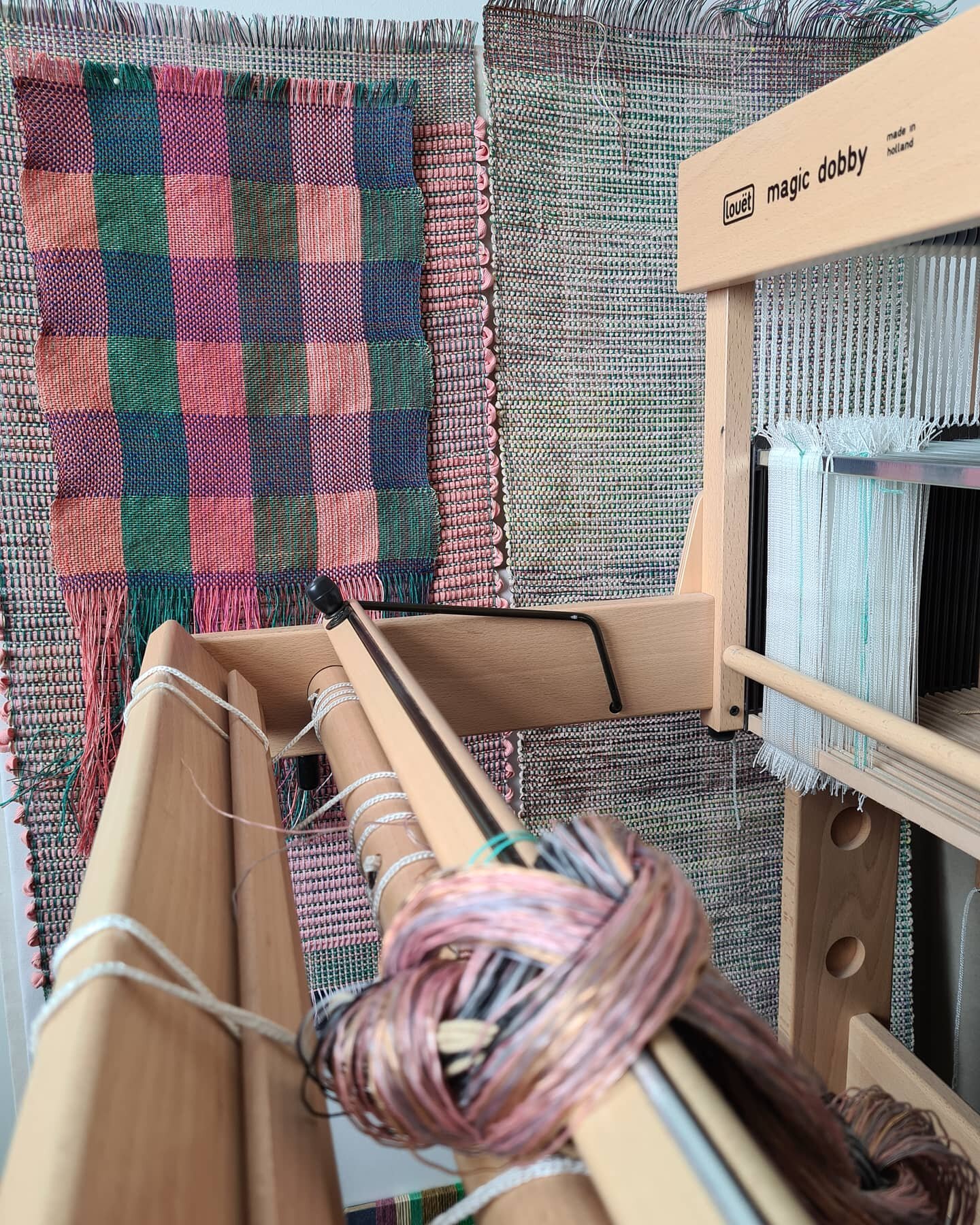 The loom ready to be dressed.

#weaving #colour #colourlove #textileart #contemporary #v&aelig;v #v&aelig;vning #weaversofinstagram #danishcraftsanddesign #loom #astridskibsted #louet