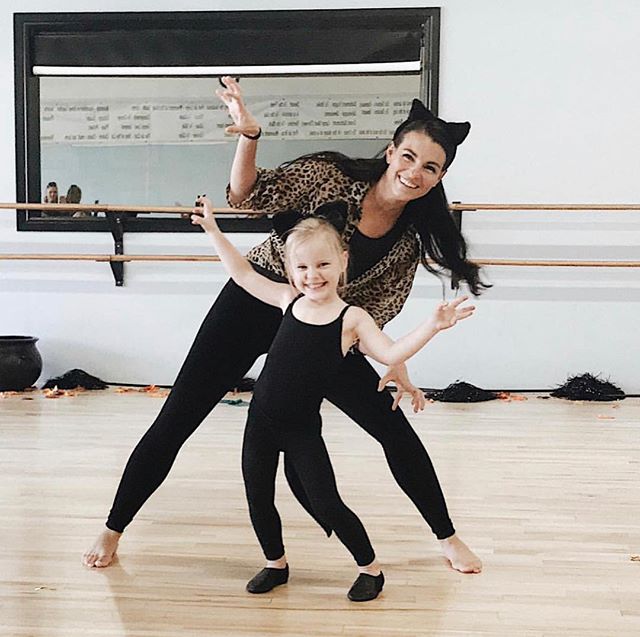 Don&rsquo;t forget to wear your Halloween Costume to dance class this week (Oct. 24th-30th)! We would also like to remind you all that no afternoon classes will be held next week (Oct. 31st) due to Trick or Treating!

Happy Halloween! 🧡🎃