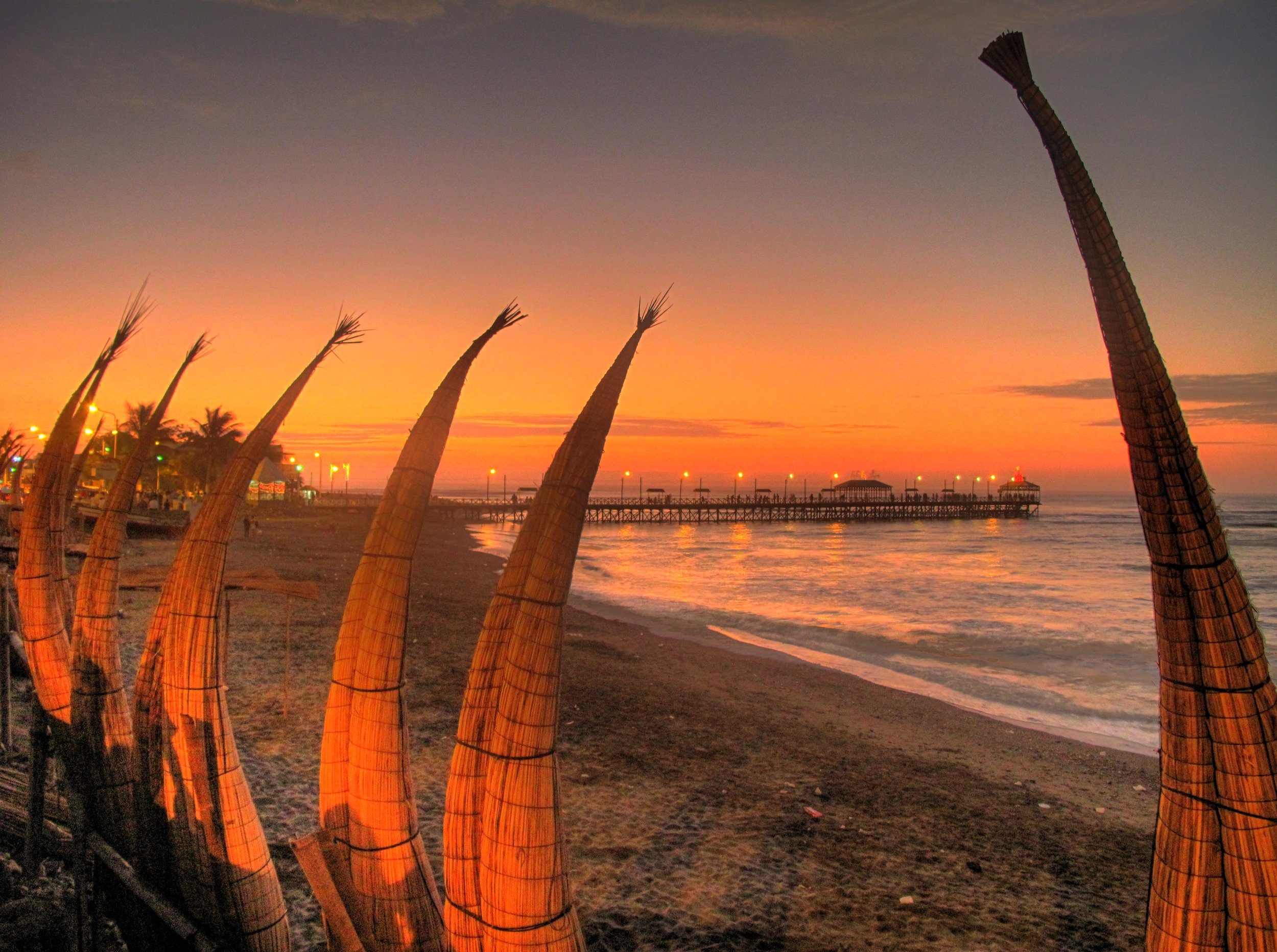 sunset huanchaco.jpg