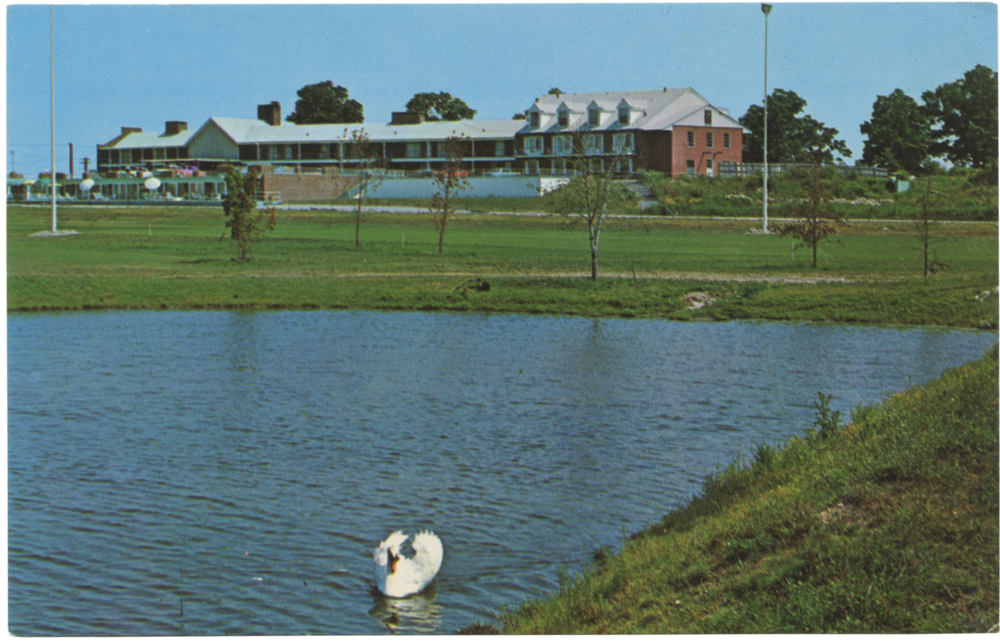 SEEKONK-1965-POSTCARD-HEARTHSTONE_MOTOR_INN-86607.png