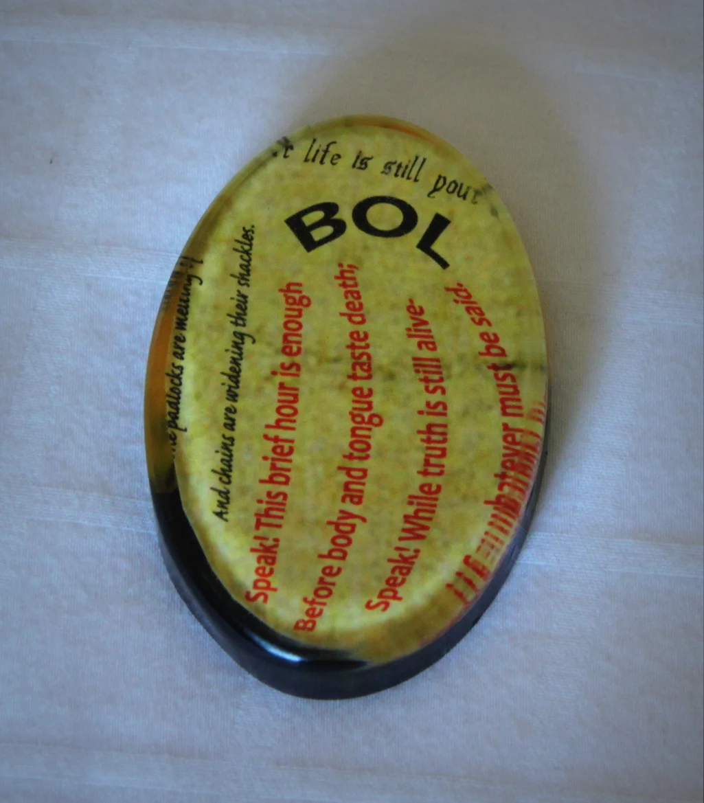 Speak Up Bol Pendant Brooch 