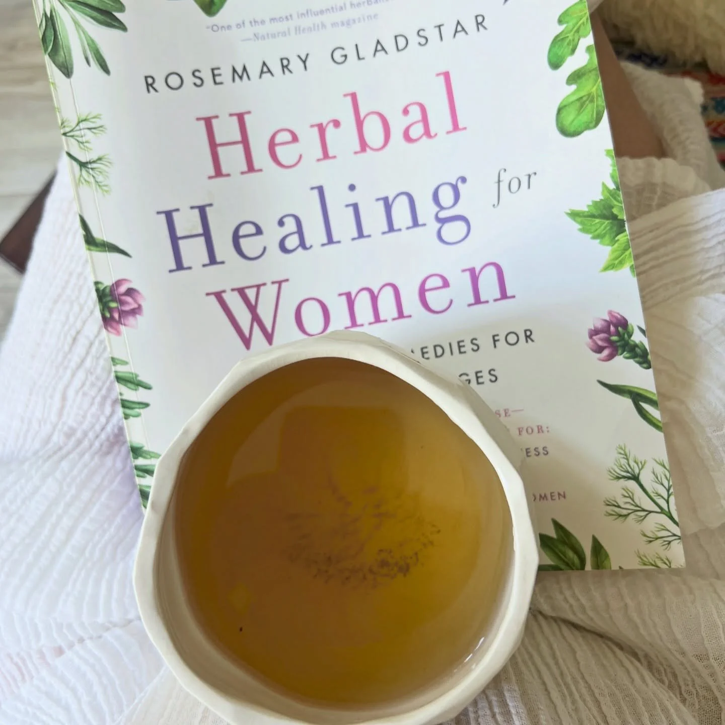 Today&rsquo;s Tea 🍵  Rosmarinus Officinale aka Rosemary 🌿 
Today, she is supporting me with MEMORY 🌿 🧠 

🫖1 cup water
🍵 1-2  tsp dried rosemary or twig of fresh 
🌿 cover and let infuse 5-10  mins 
😌drink with intention 

〰️ A good way for me 