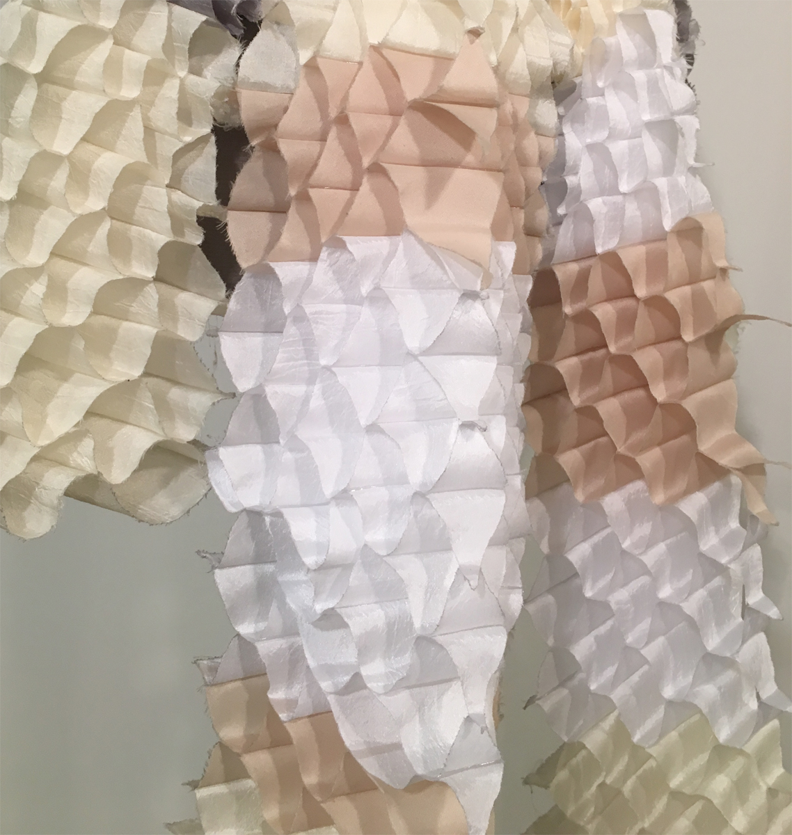 Unfolding Tail Bustle