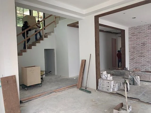 This project has come a long way. So fun to see some of the interior design elements installed!! More to come! #interiordesign #reclaimedwood #belairhome #ljbhomedesign