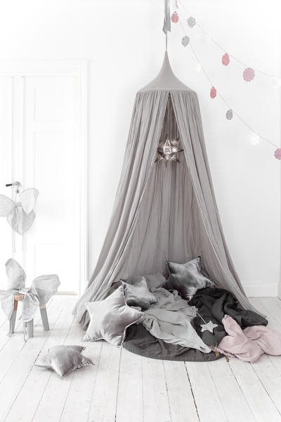 (4) Small Space All Star - this could work in any small corner, anywhere. Via Mokkasin . 