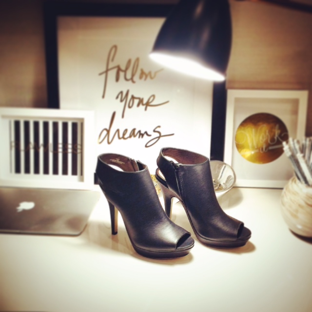 Deskorating @ le petit a.p.t. with the alex top + grace heel. 