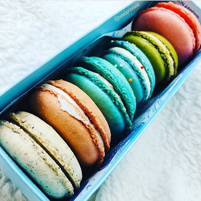 &lsquo;Best macarons I ever had&rsquo; - @weebprincess 🙏🏻 what do you think of our macs? Tag us in your photos and let us know for a chance to get featured, and let us know how to keep bringing you the best! #chellesmacarons #chellesyeah #macarons 