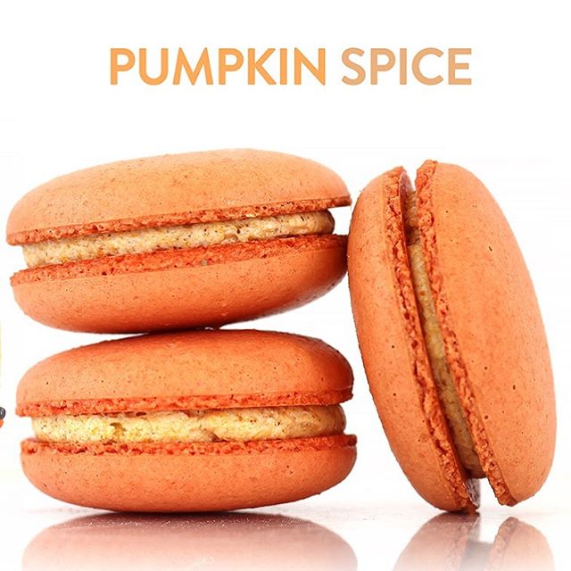 Get ready for Fall with our October Flavor of the Month, Pumpkin Spice! Available in-store and online. Order Chelles Monthly Mac Box for free shipping. Link in bio🧡#pumpkinspice #psl #pumpkin #fallflavor #macaron #frenchmacaron #pastelfood #orange #