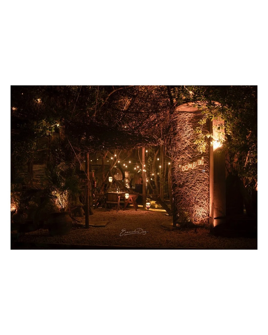 &iquest;Por qu&eacute; TODOS los invitados quer&iacute;an saber qui&eacute;n tom&oacute; estas fotos? 👀📸
La respuesta est&aacute; en estos momentos que capturamos en Piedra Santa, Holbox&hellip;
Cuando el lugar perfecto se encuentra con el equipo p