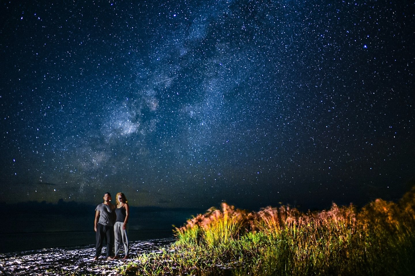 Hay lugares en el mundo donde el tiempo se detiene. Holbox es uno de ellos, y la V&iacute;a L&aacute;ctea lo sabe.
Esta temporada 2026Holbox Photography
abre sus fechas para la sesi&oacute;n de pareja m&aacute;s impresionante del a&ntilde;o. Sin efec