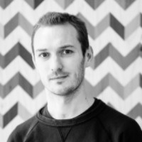 Alex Kent Technical Lead, iOS, Screen Interaction Alex Kent creates award-winning mobile applications with Screen Interaction. In addition to being a software developer, Alex has 10 years of experience as a university lecturer and educator.