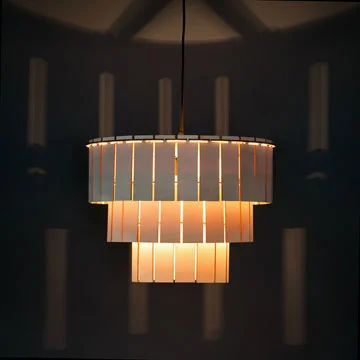 Arp, ontwerpt fantastische items om je interieur weer een feest te maken! Wij mogen deze prachtige lamp snijden voor Arp, ze zijn te koop via http://www.arpdesign.com/