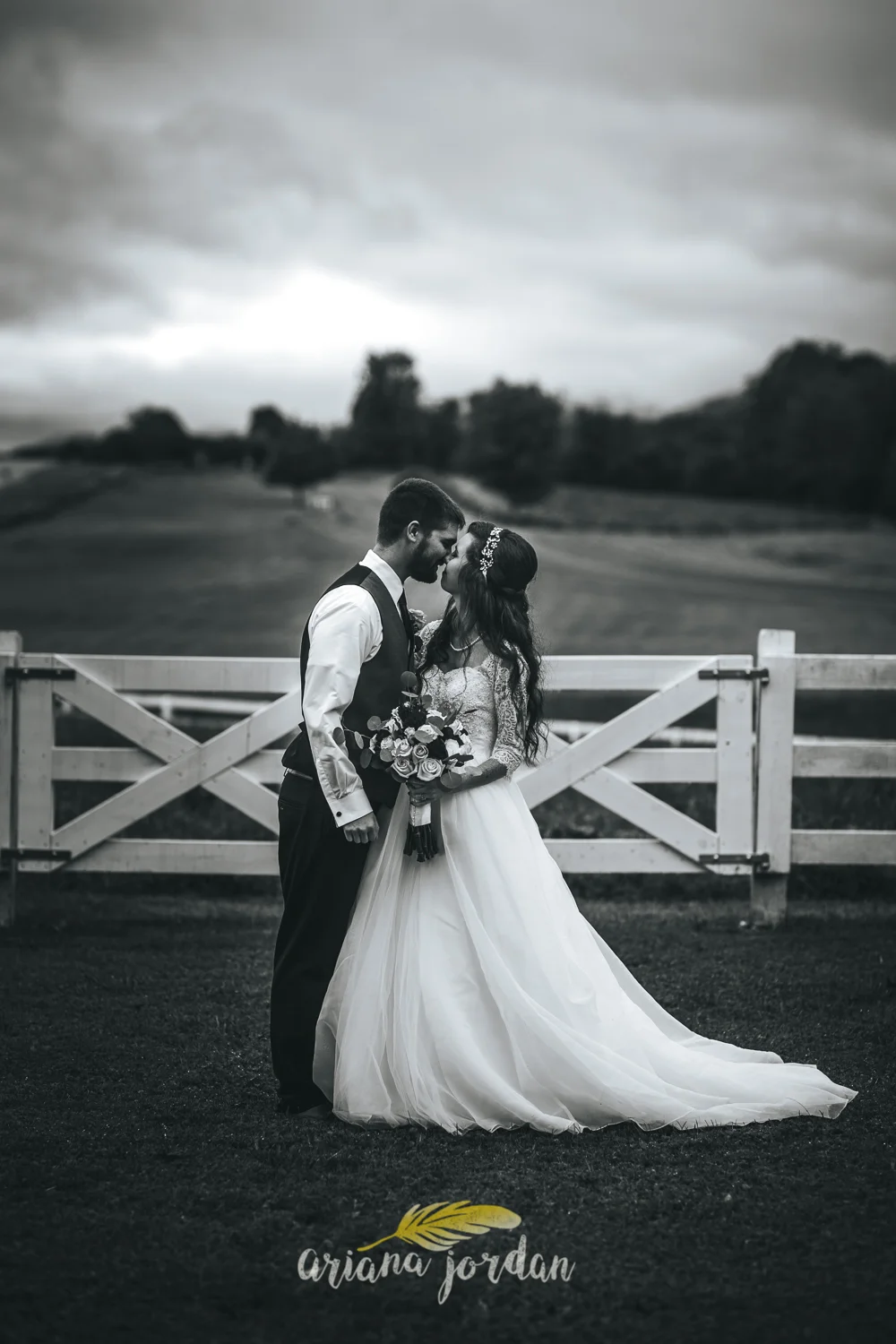 189 - Ariana Jordan - Kentucky Wedding Photographer - Landon & Tabitha_.jpg
