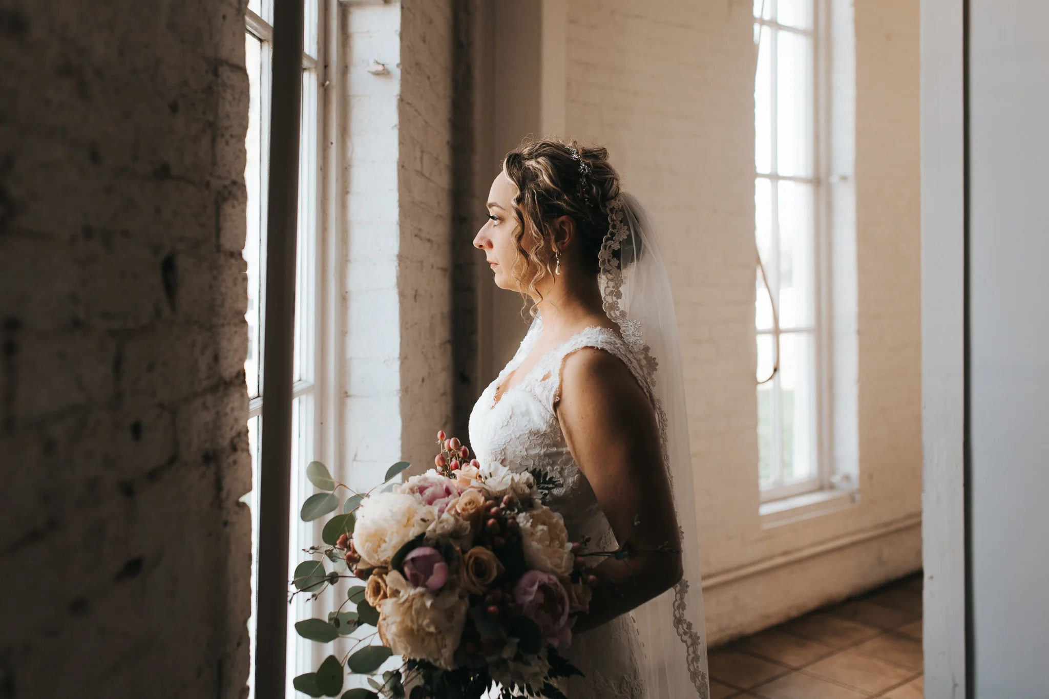 0025 Ariana Jordan Photo - Lexington Ky Wedding Round Barn 3088.jpg