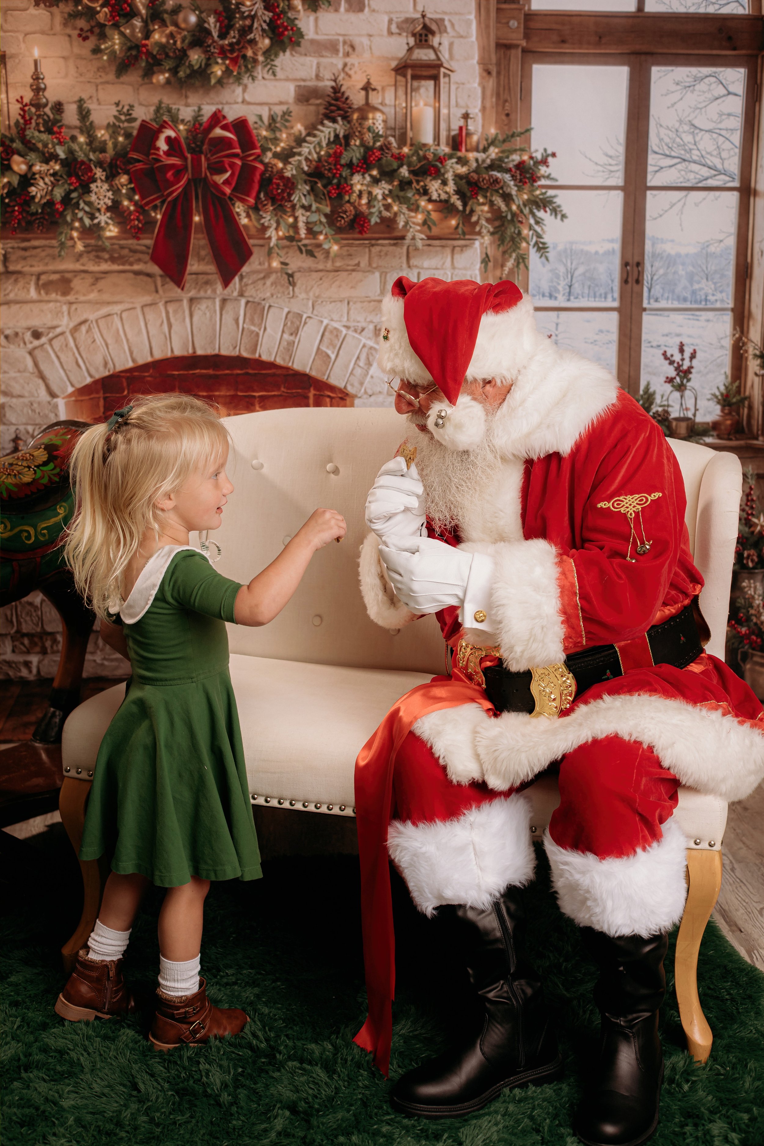 0008 Ariana Jordan Photo - Santa Promo - 8997.jpg