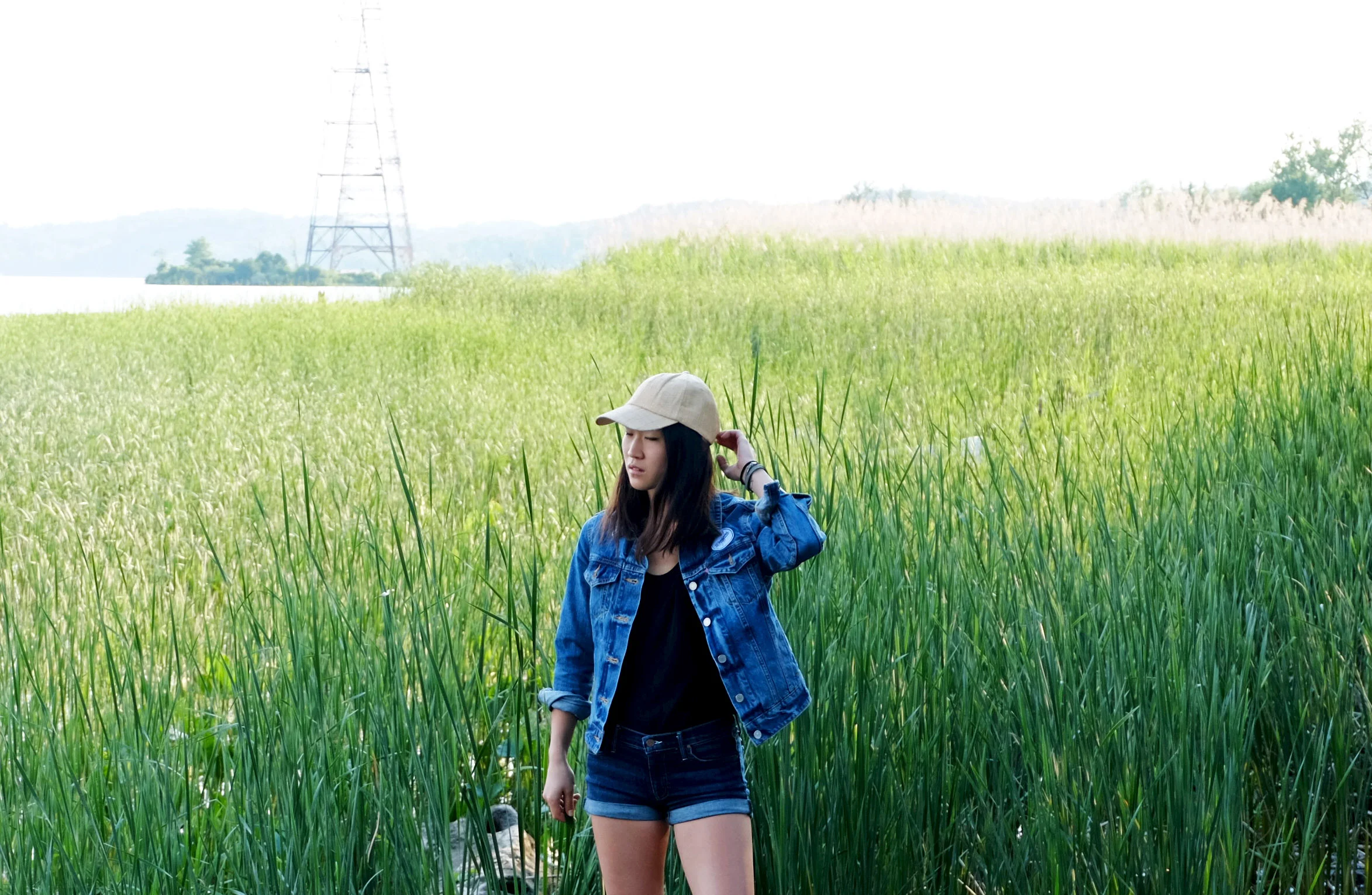 levi's mlb denim trucker. tvscia tank. mother denim cuff shorts. scoop raffia cap.