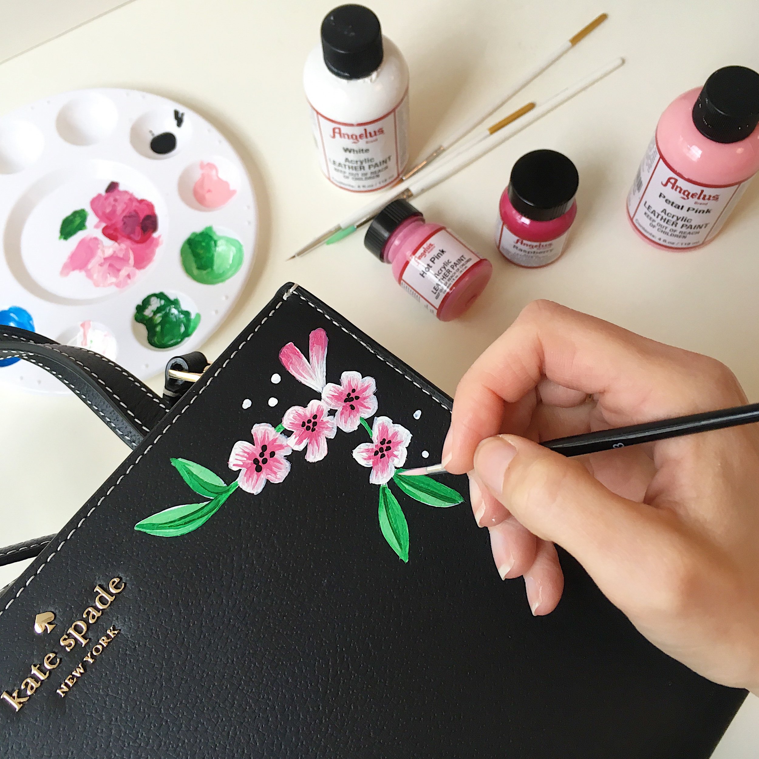 Leather painting at Kate Spade - a live illustration event