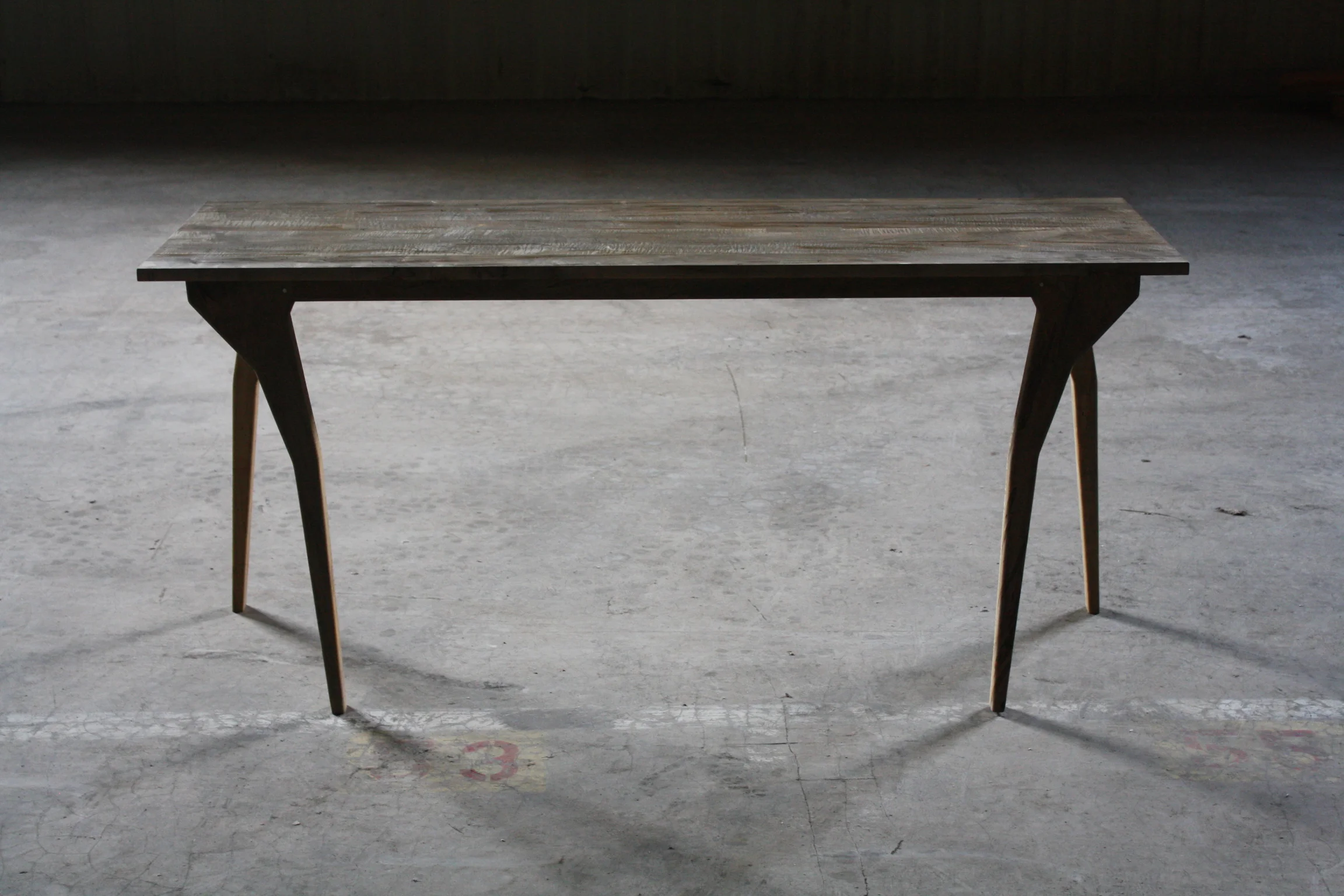 WALKING - table or desk