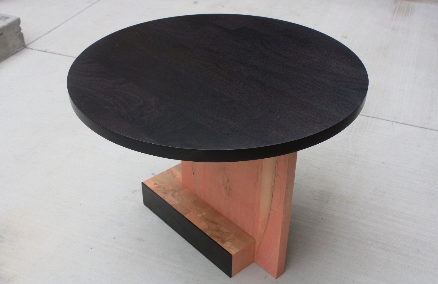 SIREN - dining table