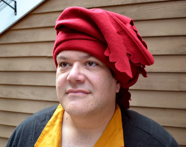 15th Century Chaperon Read More