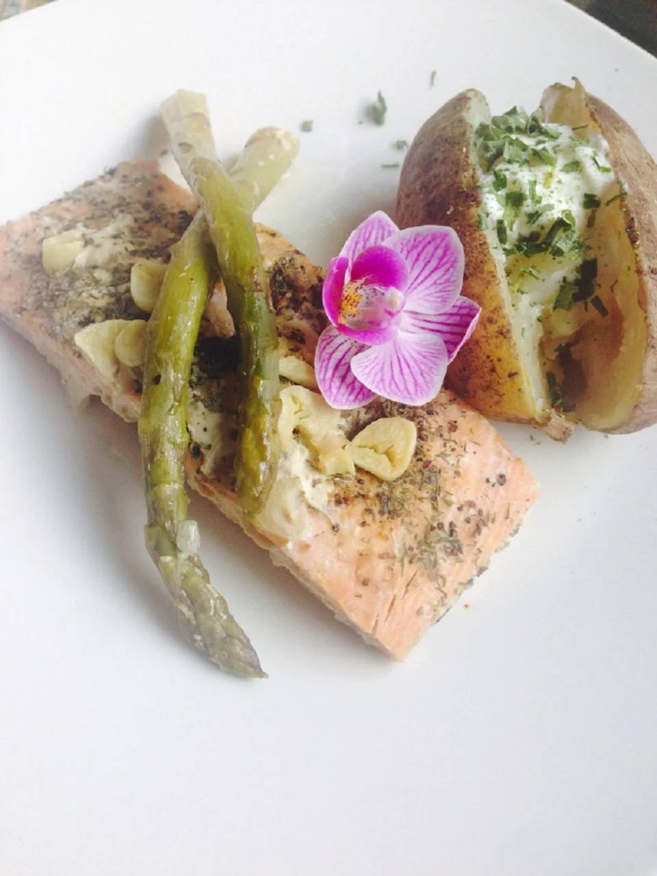 Herb crusted salmon with crema and chive.jpg
