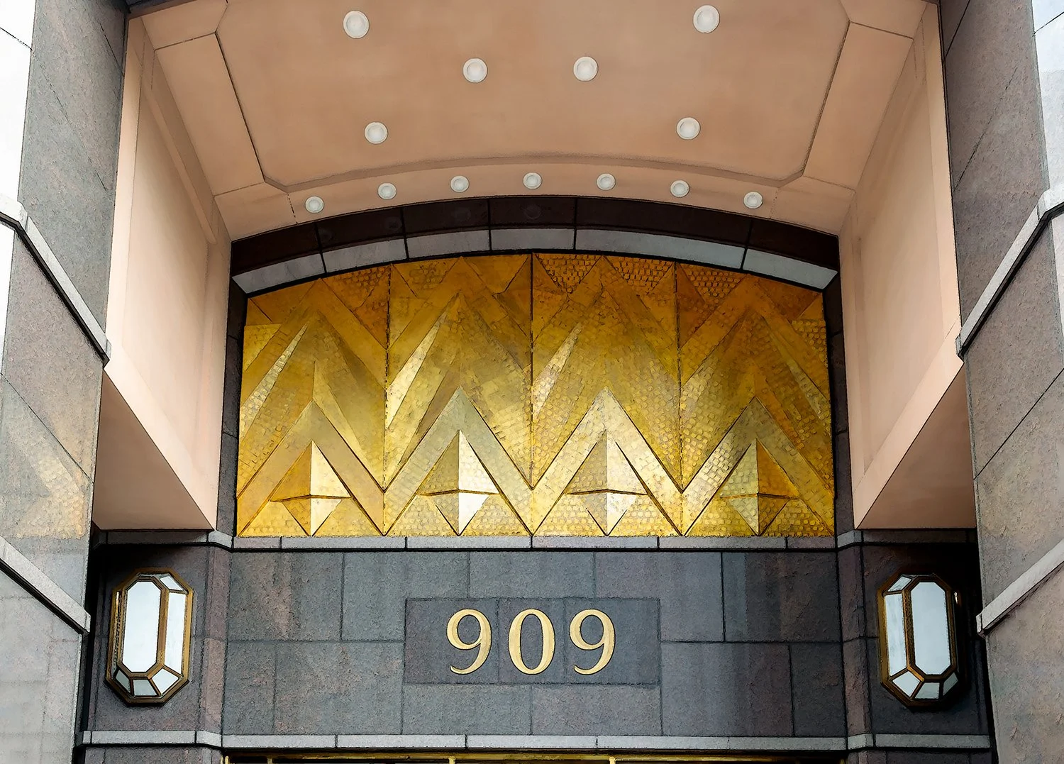 909 New Orleans Art.jpg