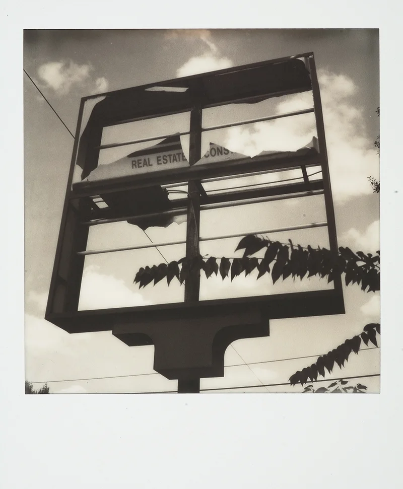Thom_Bennett_Empty Sign_19.jpg