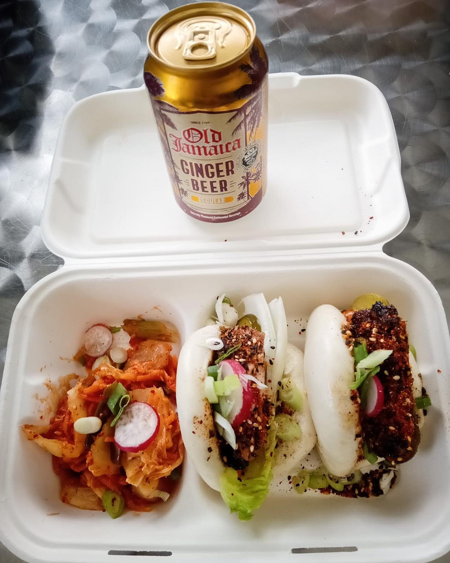 It's a busy day today, and for NHS staff joining us at Biomed, we got you! Grab yourself a cheeky discount with the #GivingBack lunch deal. Here's what you get for just &pound;9:⁠
⁠
🫓 2 Bao Buns⁠
🍵 Kimchi ⁠
🥤a drink⁠
⁠
To claim, just add the deal 