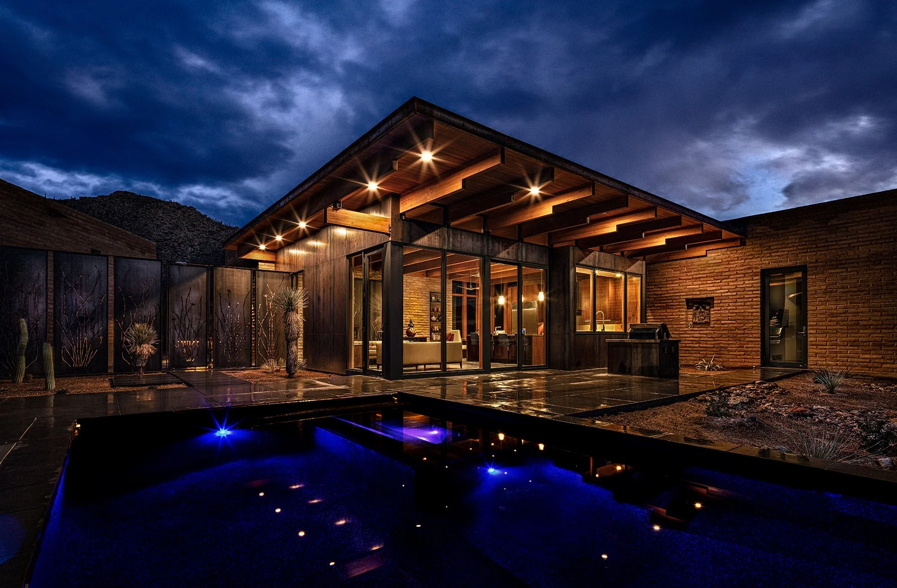 Tucson-Exterior-0295_F.jpg