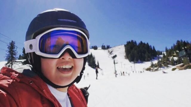 My first snowboarding this winter season! (ft. my yelps of fear of dropping my phone, and my mom frantically waving her arms) #NowEverythingHurts
.
.
.
.
.
#snowboarding #snowvalley #skiing #winter