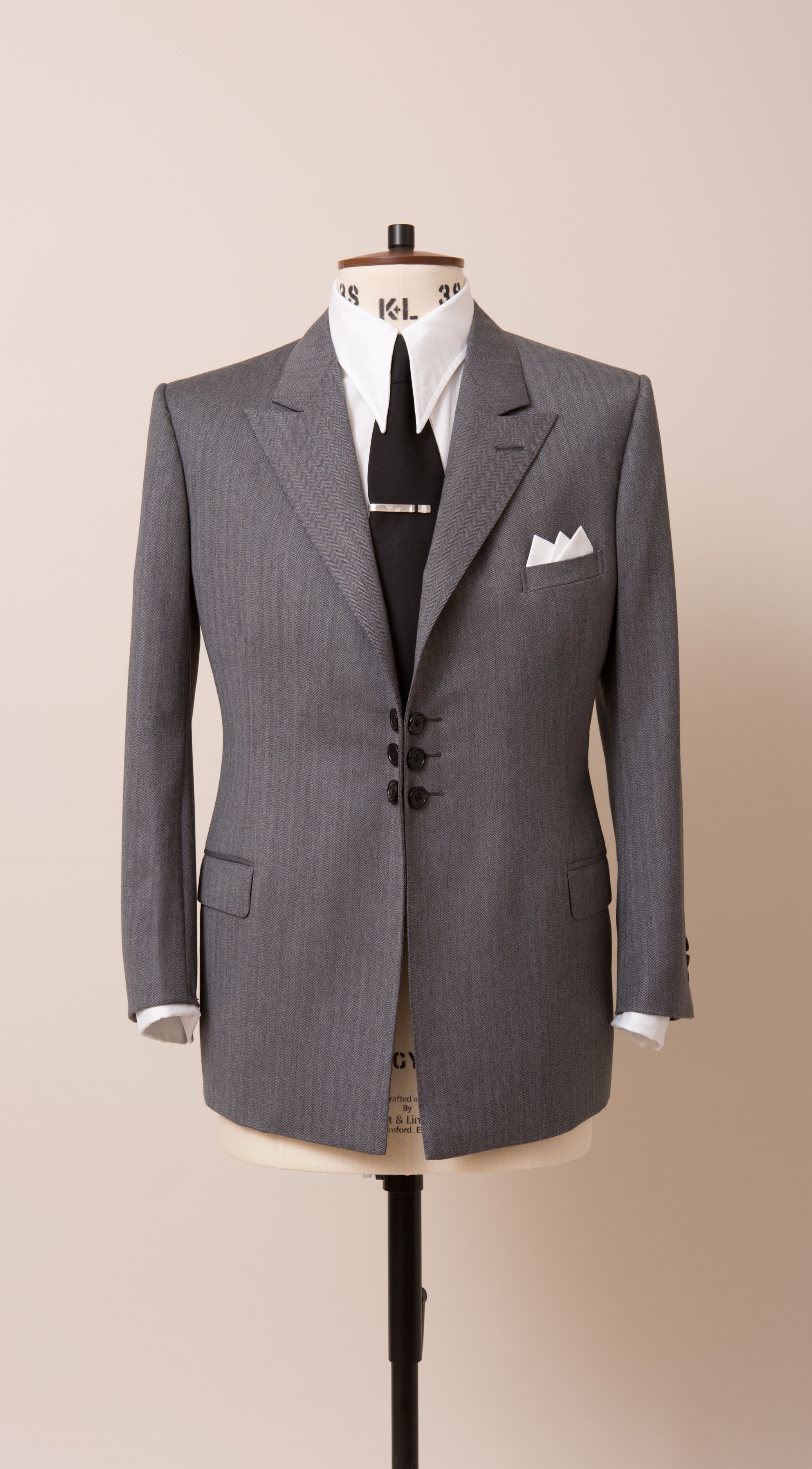 The Disguisery Mens bespoke suits. wedding suits-23.jpg