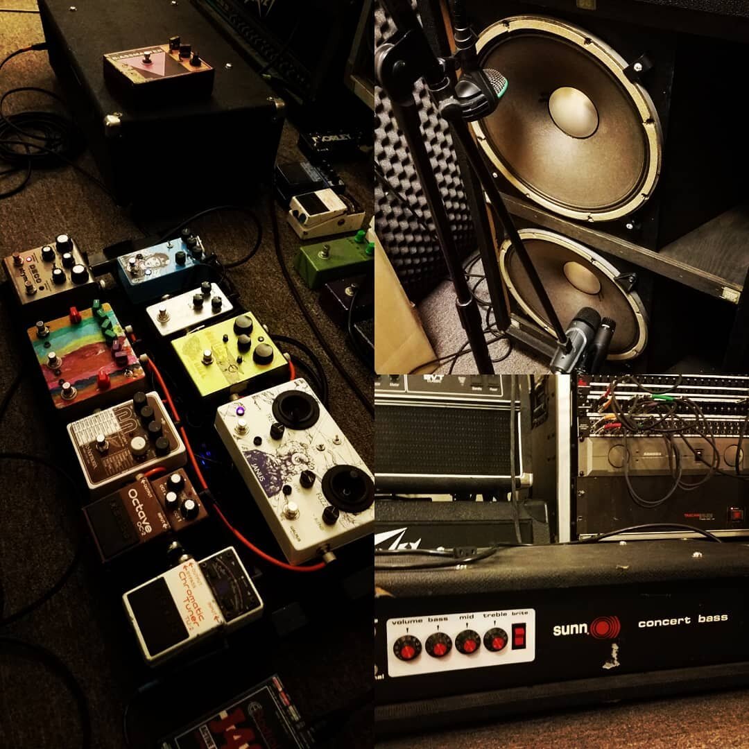 Me rikey the pedal boards. Lets tag team that Ferrigno deal. 

#exeterrecordings&nbsp;#punk&nbsp;#shure&nbsp;#bass #preamp&nbsp;#mixer&nbsp;#akg&nbsp;#sennheiser #tascam&nbsp;#recording&nbsp;#audio&nbsp;#music&nbsp;#musician&nbsp;#musicians#studiolif