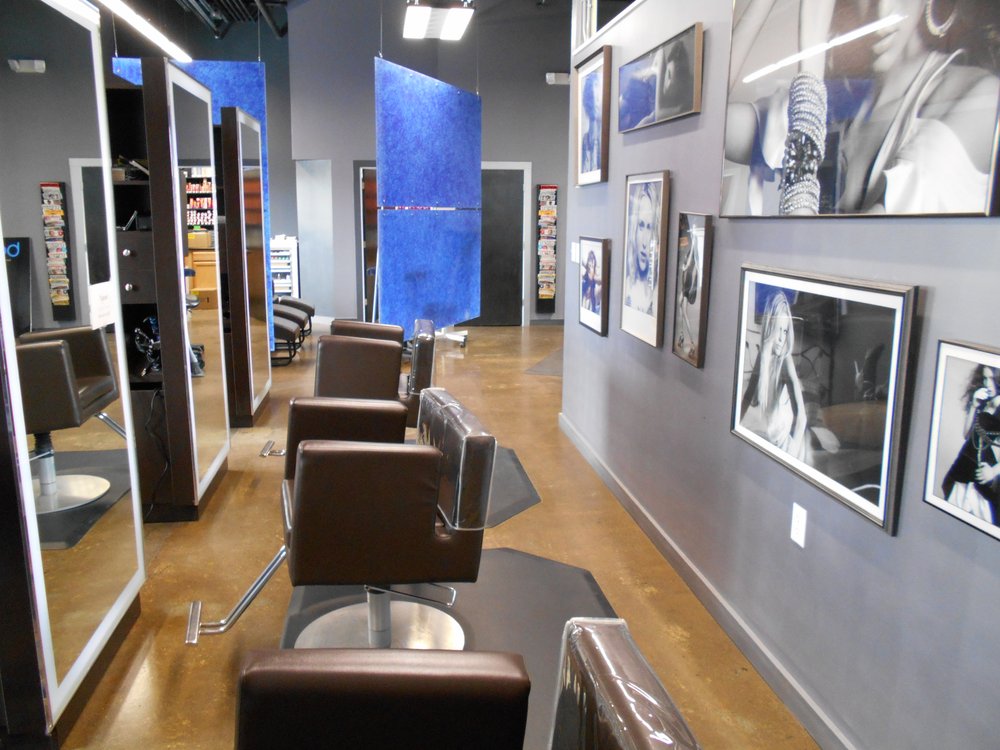 Salon Pic 3.jpg