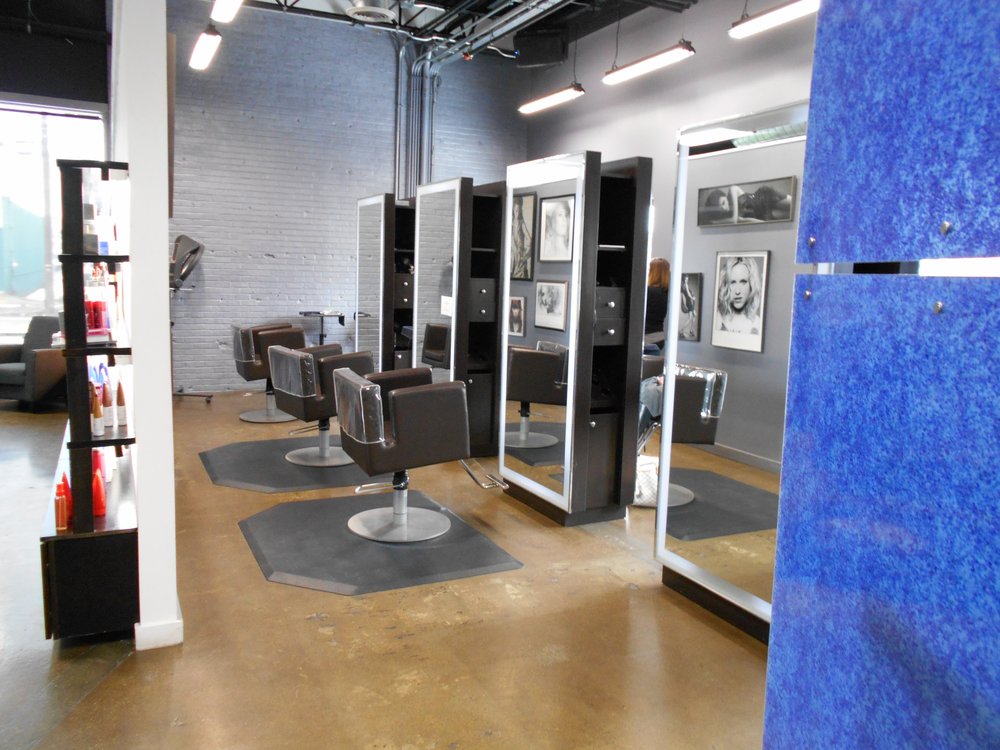 Salon Pic 4.jpg