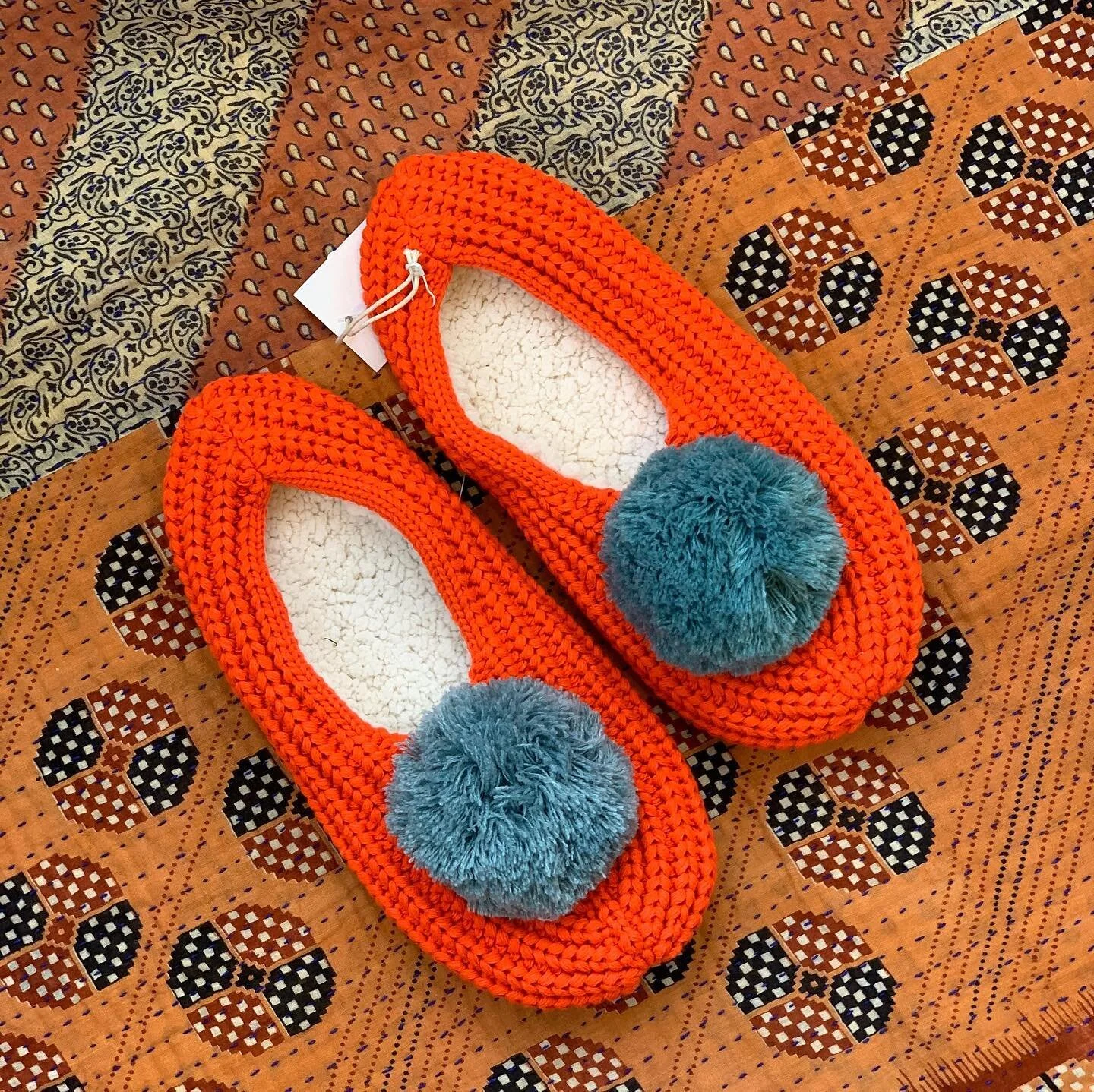 Paired our pommed slippers from 
@verloopknits with our small vintage sari throws from @anchalproject &amp; realized these combos are perfect! 

Slippers available online &amp; in store! Pop into the clothing section! 
*** Vintage sari throws are on 