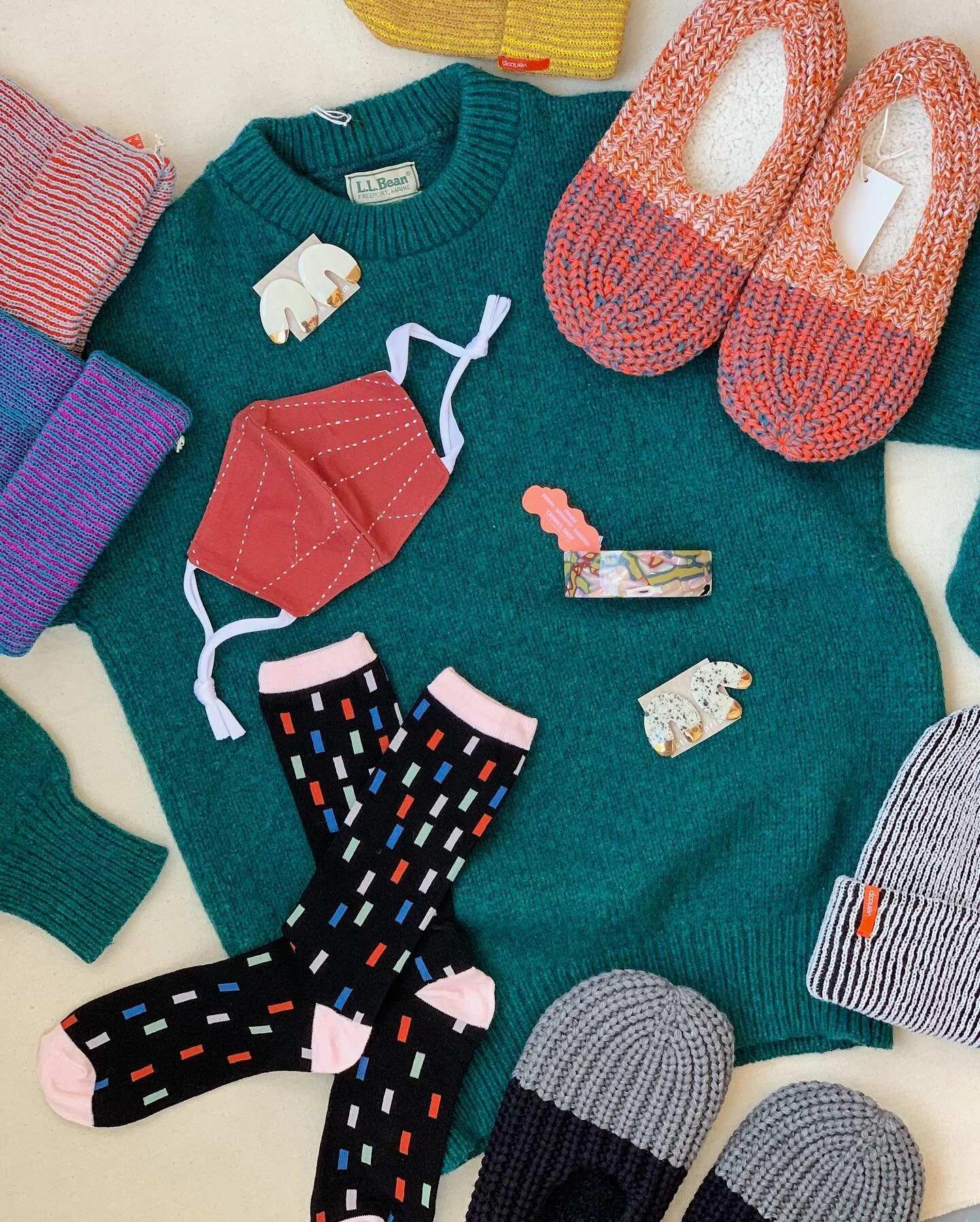 Got a case of the Mondays? Visit the shop 12-5 and treat yourself to something made by hand, thrifted, or ethically produced by one of our many small businesses! #loreonbrook #flatlay #cozyvibes 
.
.
.
.
.
#shophandmade #givehandmade #shoplocalri #bu