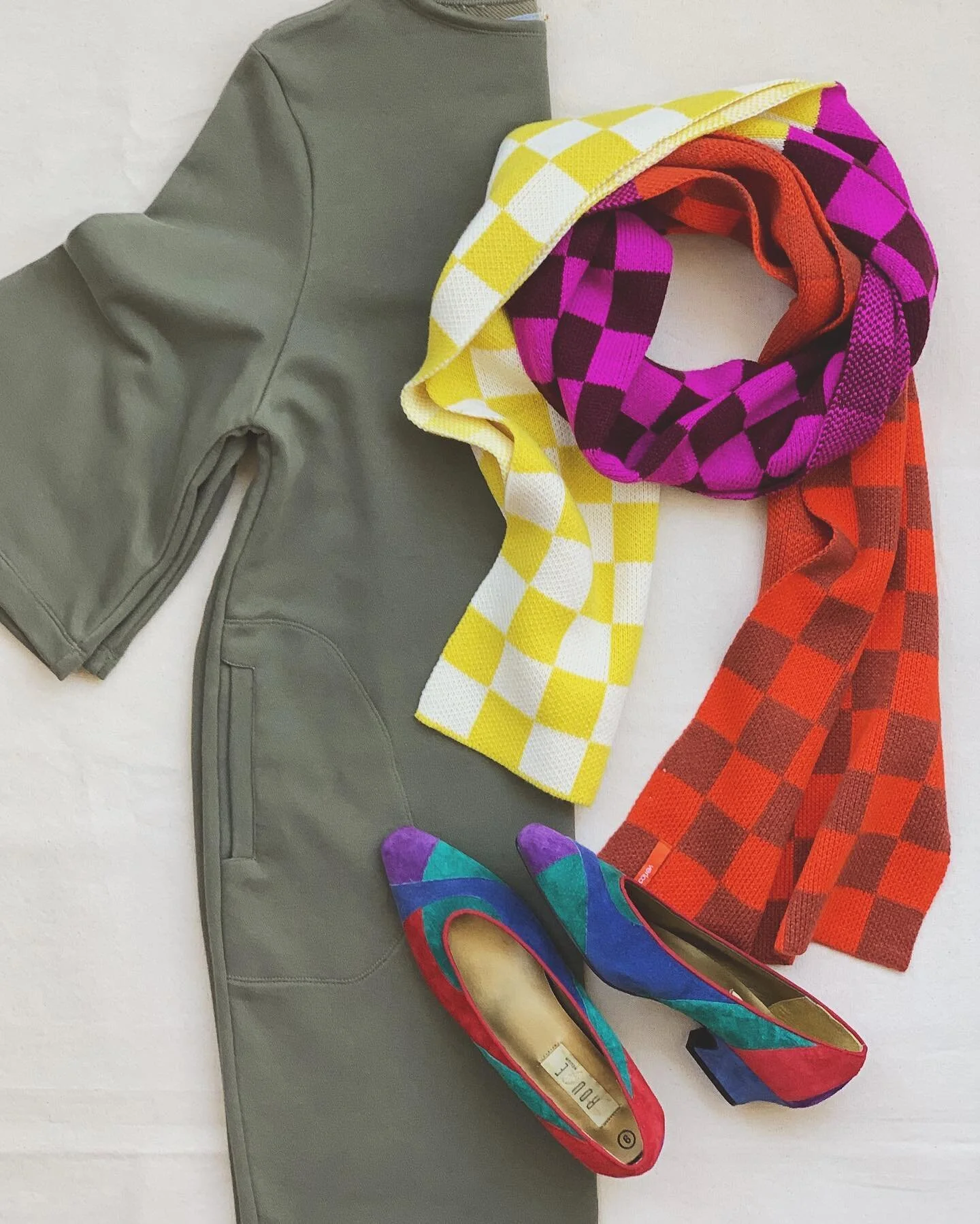 We&rsquo;re having a little vintage shoe sale in our stories right now! Go check it out! Swipe for a peak of the pairs selected,  and some other cute vintage objects we have that haven&rsquo;t made it online! DM about anything you see! #styling #lore