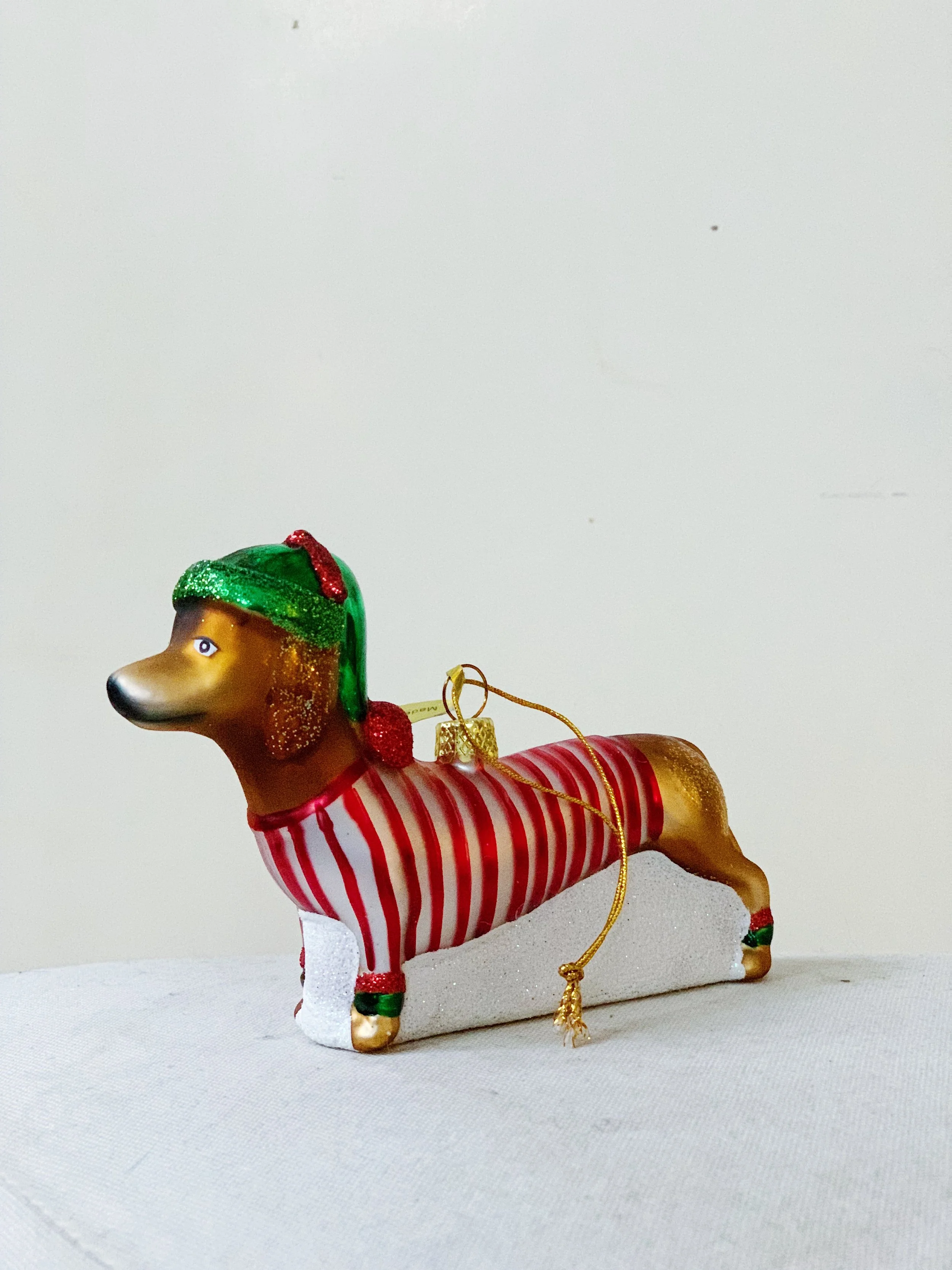 cody_foster_doxie_ornament.jpg