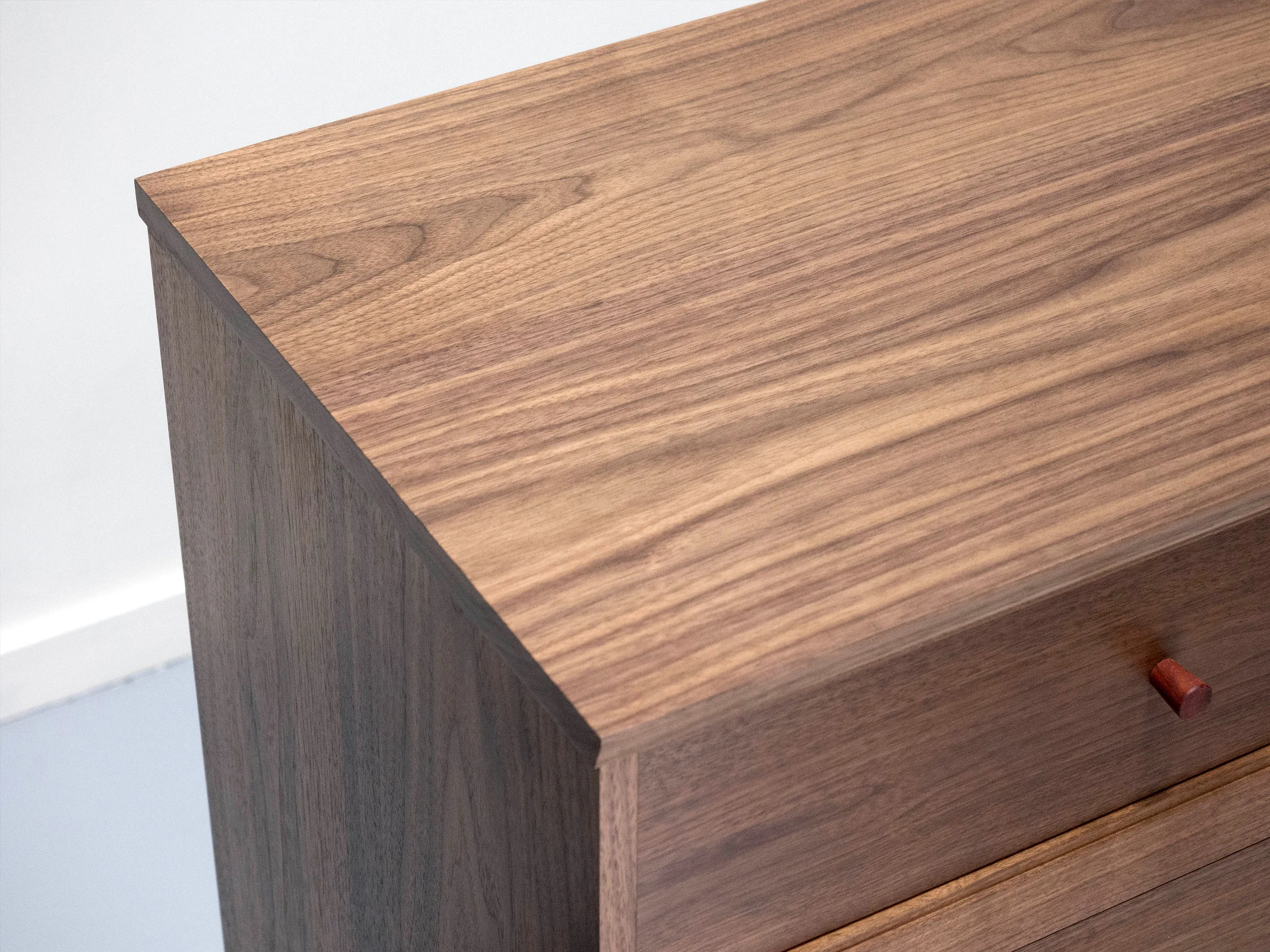 Dresser_3.jpg