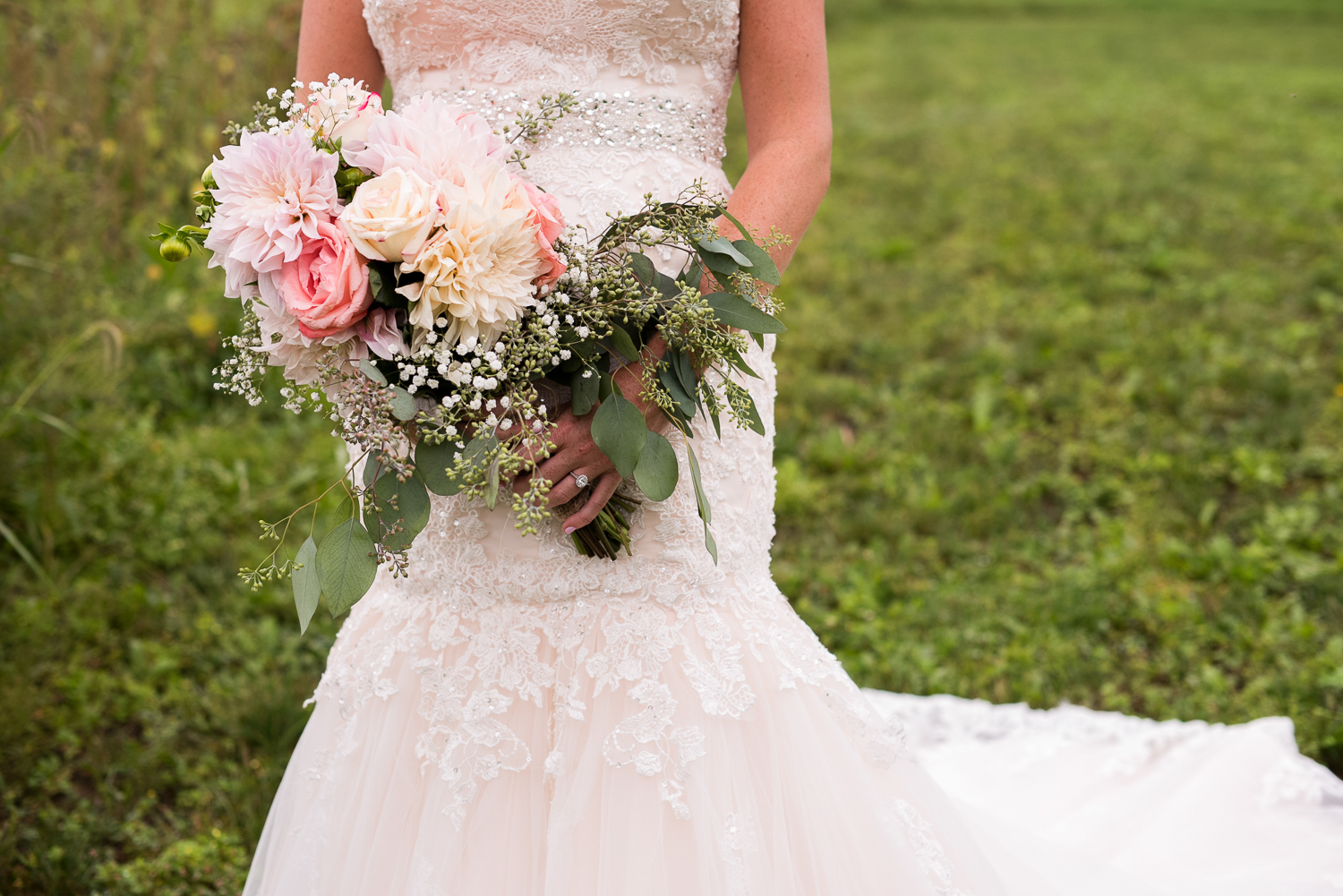 bride holding bouquet