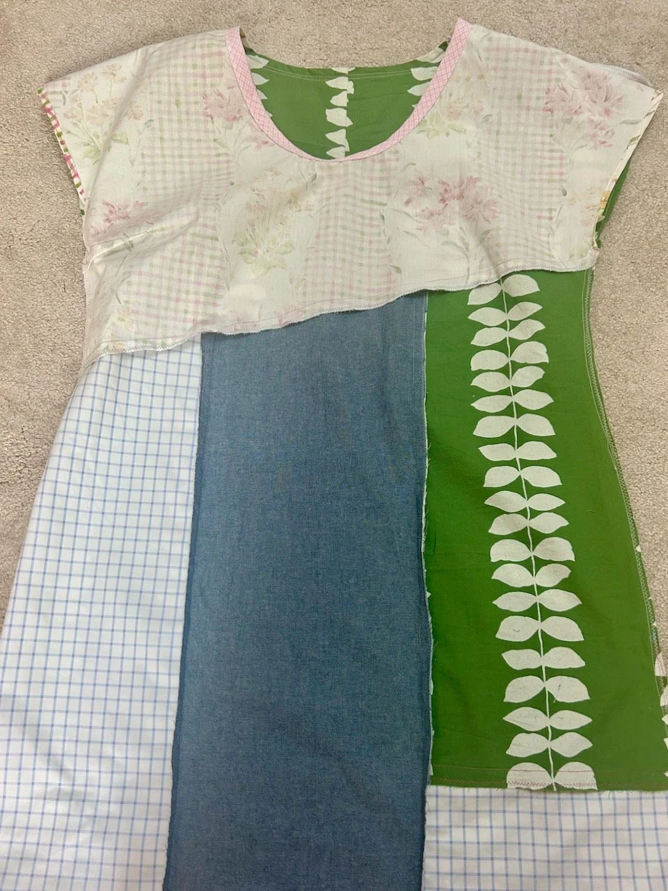 THE DRESS INSIDE OUT - SHOWING MY NEATLY FINISHED SEAMS